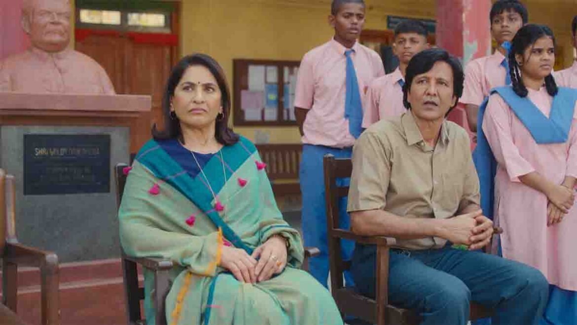 'आदर्श बाल विद्यालय' देखते हुए अर्चना पूरन सिंह और परमीत सेठी